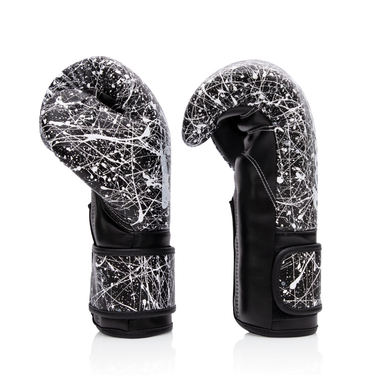 นวมชกมวยไมโครไฟเบอร์ ลายสะบัดสีดำขาว