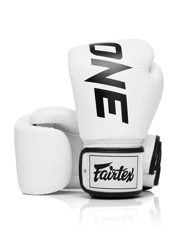 นวมชกมวย ONE X Fairtex